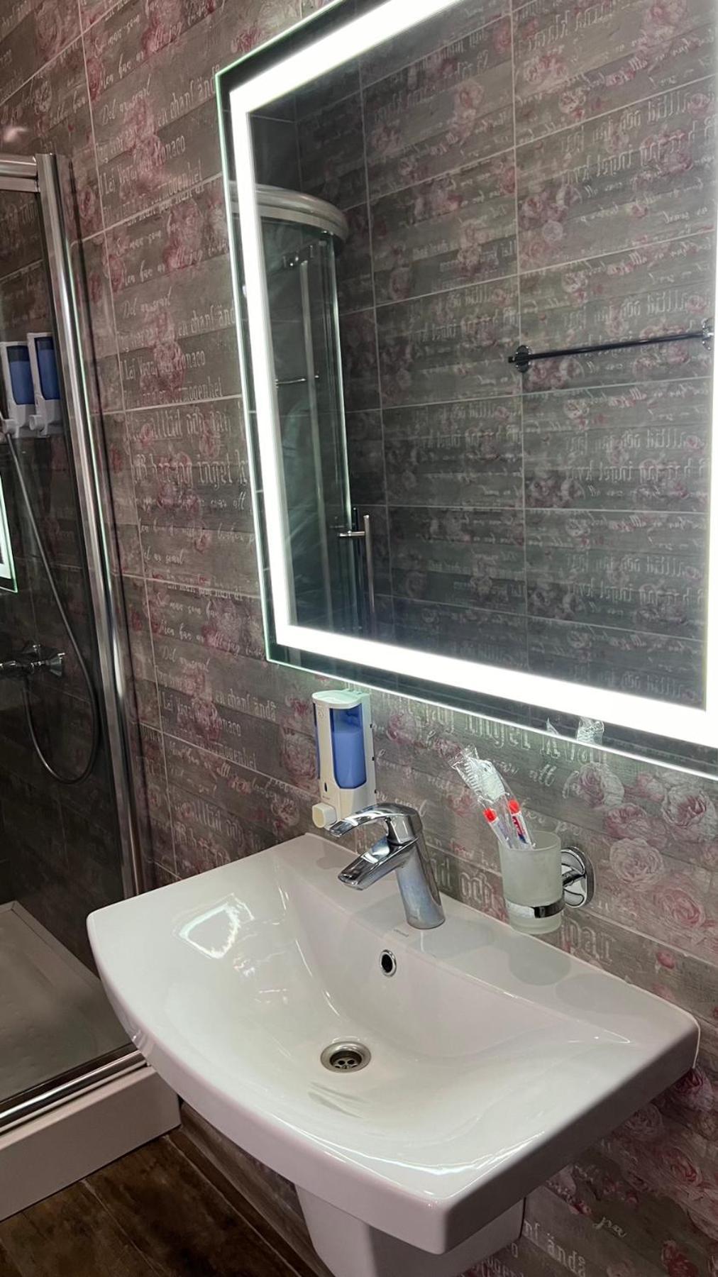 Korostyshiv Hotel Dozari מראה חיצוני תמונה